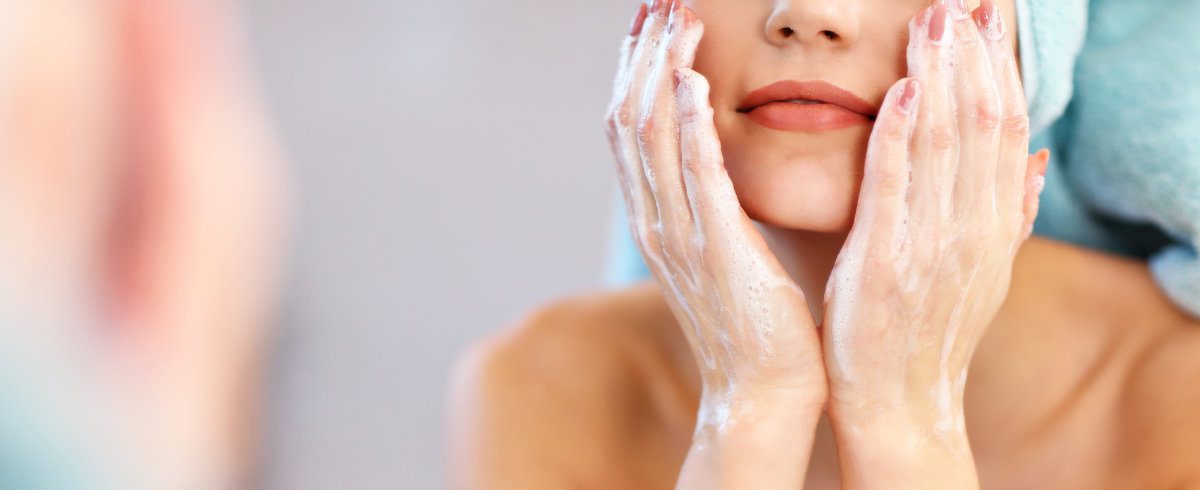 4 trucchi di bellezza che puoi usare per nascondere le imperfezioni della pelle mista