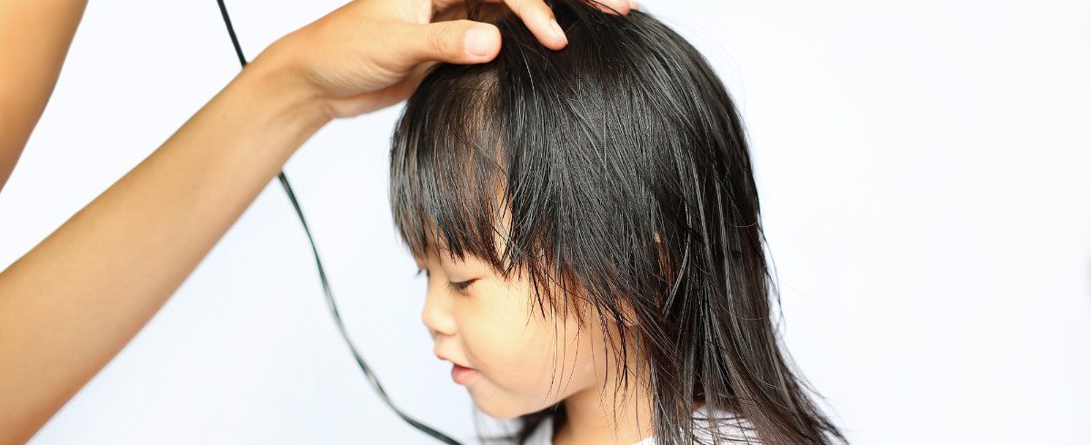 Semplici accorgimenti per i capelli di neonati e bambini